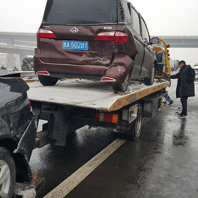 汽車搭電與清障服務詳解 應急指南與專業(yè)幫助